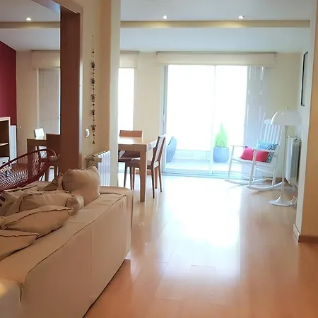 Beach House, Typical * Parede