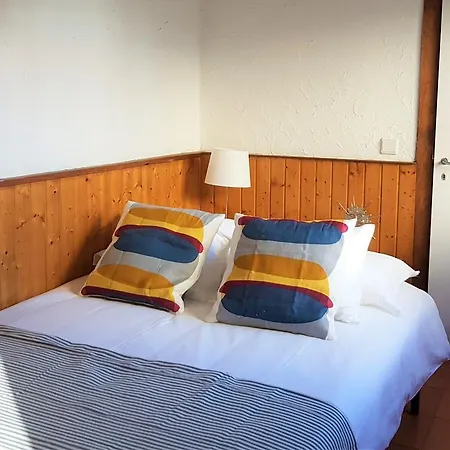 Beach House, Typical * Parede