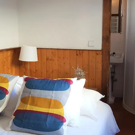 Beach House, Typical * Parede