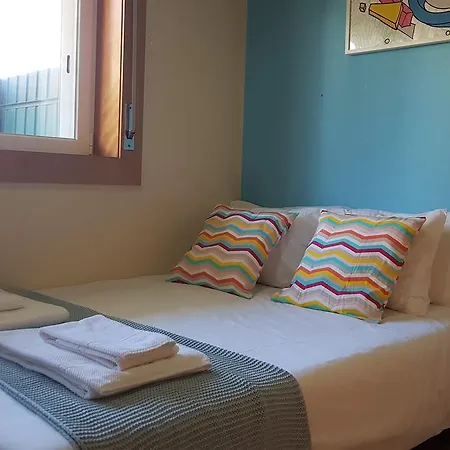 Beach House, Typical * Parede